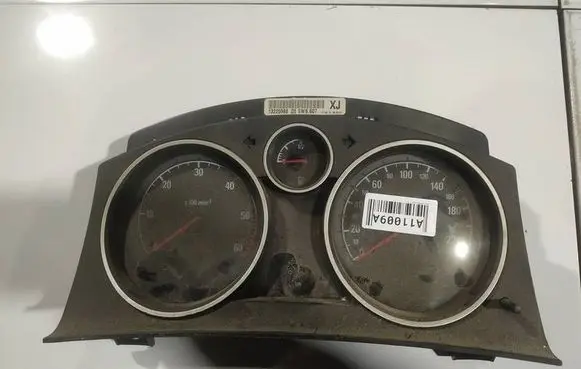 Opel Zafira B Speedometer (instrument cluster) 13225988 sw6.607