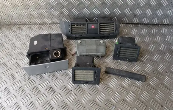Opel Meriva A Dash center air vent grill 13130836 13130884 274022