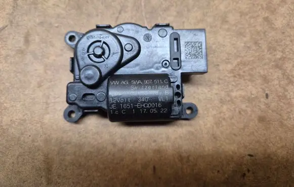 Audi Q3 F3 Air flap motor/actuator 5WA907511C