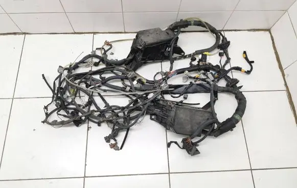 Toyota RAV 4 (XA30) Engine installation wiring loom Ab1114A3501 61260343s Ab1114a3302