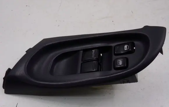 Nissan Almera Tino Electric window control switch