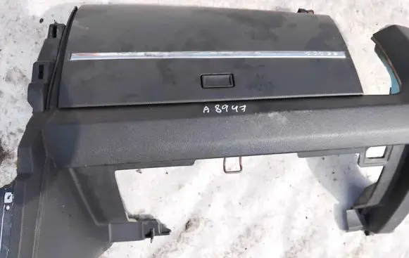 Dodge Journey Glove box 100000709