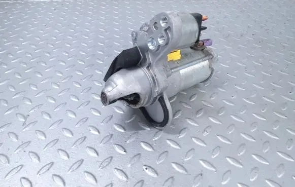 Dacia Sandero III Starter motor 233008820R