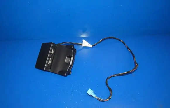 Mercedes-Benz GLA W156 X156 USB socket connector A1728201700 00096162 129415037C0