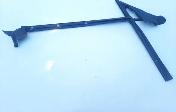 BMW 2 F44 Front door glass trim molding 7483103