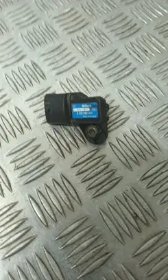 Opel Zafira A Air pressure sensor 0281002437
