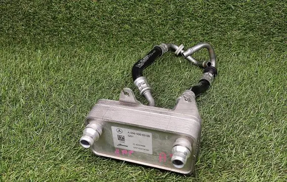 Mercedes-Benz C W205 Transmission/gearbox oil cooler A0995006300 82474793 8220899