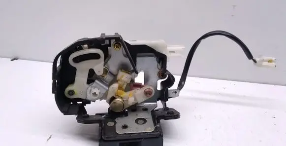 Mazda 6 Tailgate/trunk/boot lock/catch/latch B6701