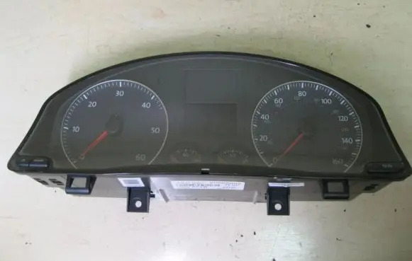 Volkswagen Golf Plus Speedometer (instrument cluster) 1K0920954B B411