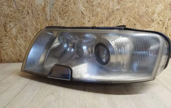 Skoda Superb B5 (3U) Headlight/headlamp 24674500L