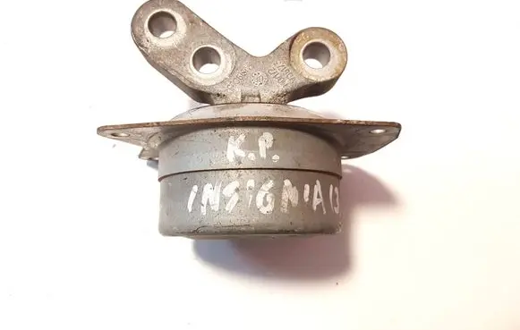 Opel Insignia A Engine mount bracket 13227730 V06516S4708 V06173