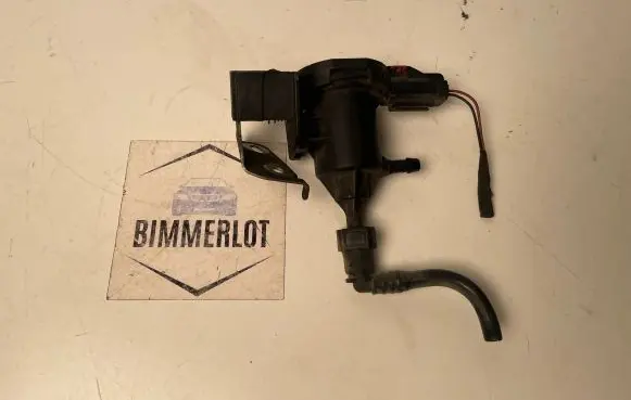 Mercedes-Benz CLS C218 X218 Vacuum valve A0014760532