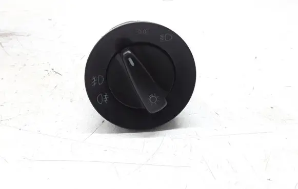Volkswagen Golf IV Light switch 1C0941531A