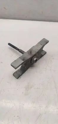 Volkswagen PASSAT B7 Fuel Injector clamp holder 03L216A