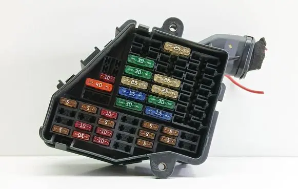Audi A6 S6 C6 4F Fuse module 6568 0444521776