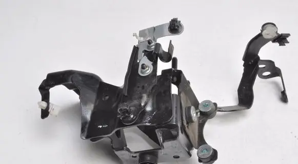 Toyota Prius+ (ZVW40) ABS pump bracket 