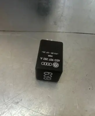 Audi A6 S6 C6 4F Glow plug pre-heat relay 4E0907282A