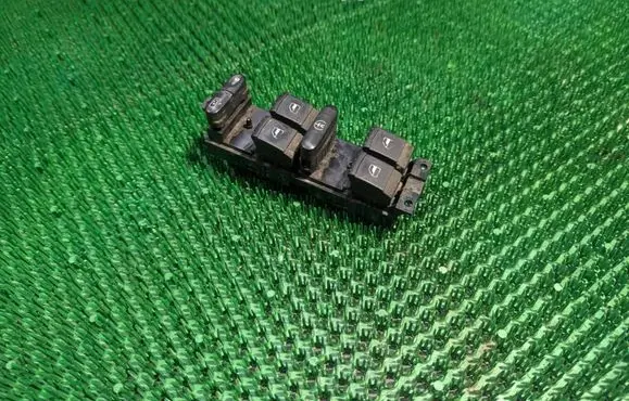 Volkswagen Bora Electric window control switch 1J4959857B 28314162 F005S00072