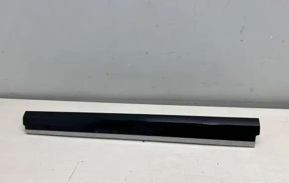 Porsche Cayenne (92A) Dashboard glove box trim 7P5857222P 7P5857222