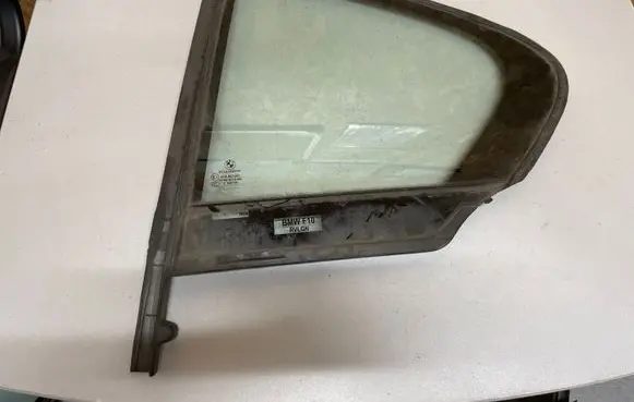 BMW 5 F10 F11 Rear vent window glass 