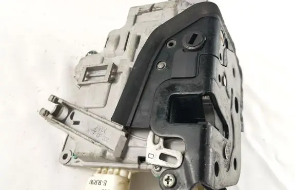 Audi A6 S6 C6 4F Rear door lock 4F0839016