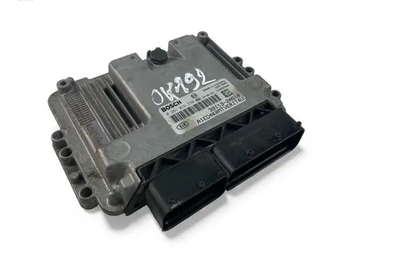 KIA Ceed Engine control unit/module ECU 391132A510 0281016570