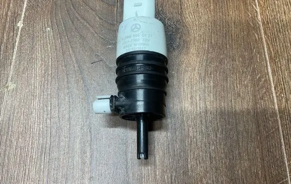 Mercedes-Benz E W213 Windscreen/windshield washer pump A0998660121