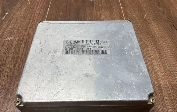 Mercedes-Benz S W140 Engine control unit/module ECU 0205450432 0261204104 A0205450432