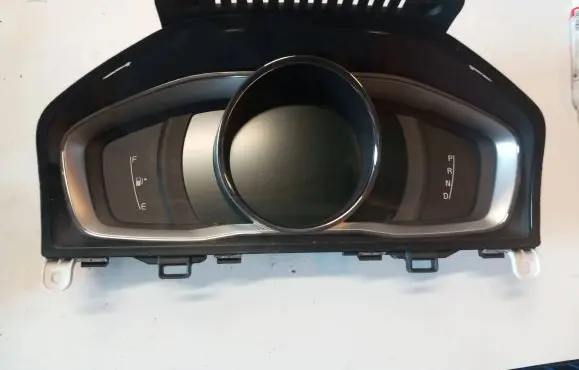 Volvo V70 Speedometer (instrument cluster) 31412534