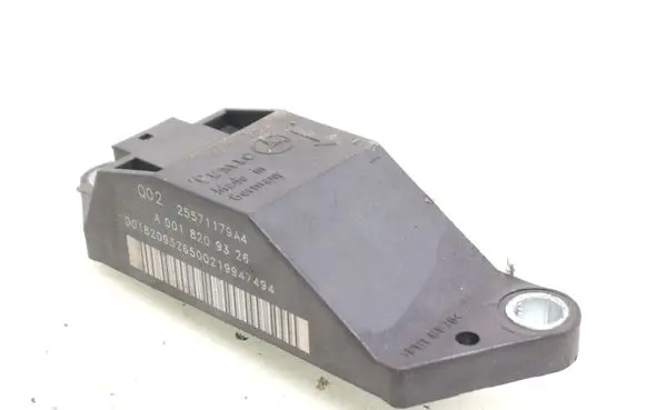 Mercedes-Benz E W211 Airbag deployment crash/impact sensor A0018209326