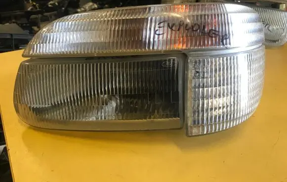 Ford Explorer Headlights/headlamps set 