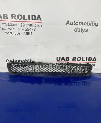 Mercedes-Benz E W212 Front bumper lower grill A2128850523