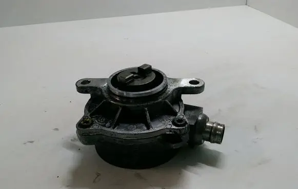 Renault Laguna II Vacuum pump 8200102535