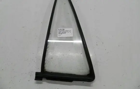 Volkswagen PASSAT Rear side window 