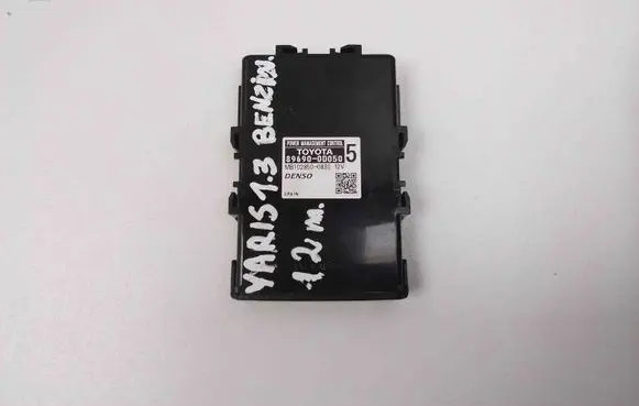 Toyota Yaris Other devices 896900D050