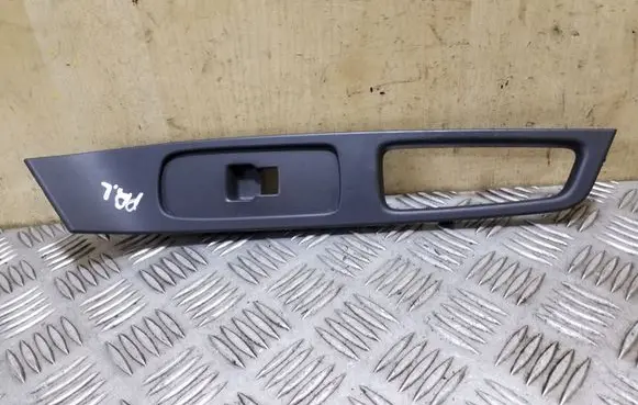 Volvo S60 Front door window switch trim 9123968