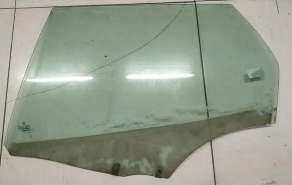 Peugeot 407 Rear door window glass AS2