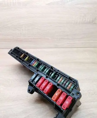 BMW 5 E60 E61 Fuse module 6932452