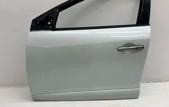 Renault Megane III Front door