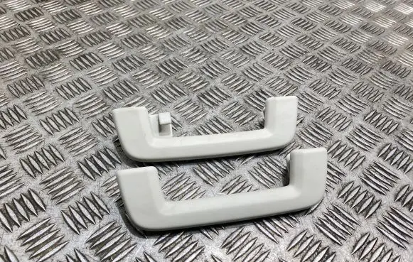 Ford C-MAX II A set of handles for the ceiling 