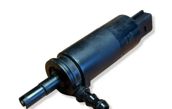 BMW 1 E82 E88 Headlight washer pump 6973097