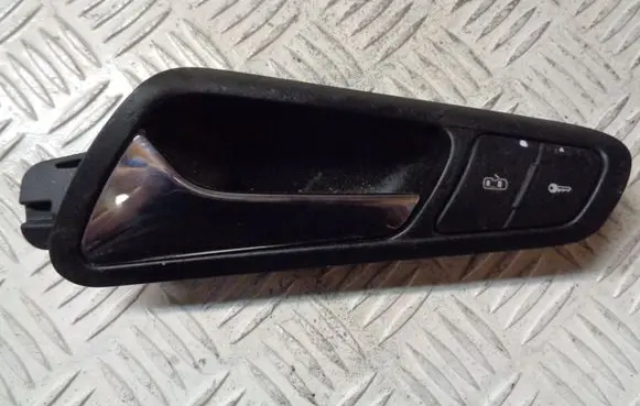 Volkswagen PASSAT B6 Front door interior handle 3C1837113
