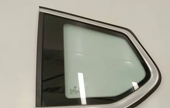 Rear side window