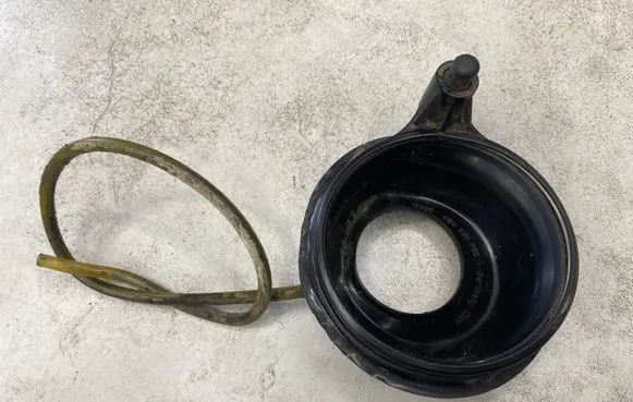 Audi A4 S4 B7 8E 8H Fuel tank cap trim 8E080933A