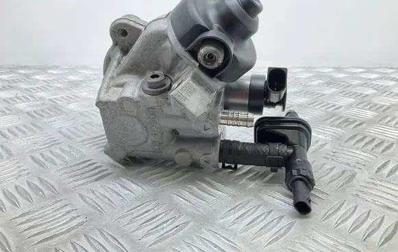 Volkswagen Scirocco Fuel injection high pressure pump 03L130755D