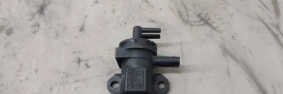 BMW 5 F10 F11 Turbo solenoid valve 8509323 3024389 BMW1174