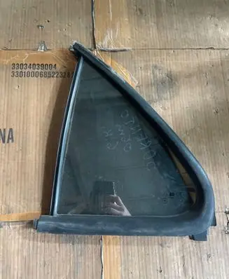 KIA Sorento Rear vent window glass 