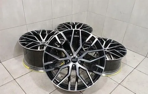 Audi R8 4S R18 alloy rim 4S0601025S