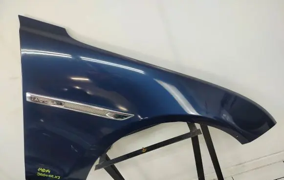 Jaguar XJ X351 Fender