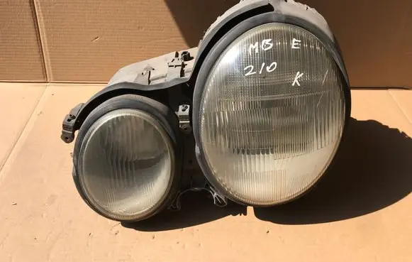 Mercedes-Benz E W210 Headlight/headlamp 15060700 15060400